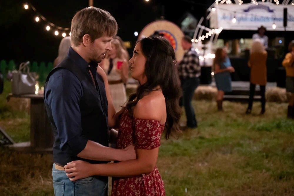 Verliebt in Cedar Creek : Bild Laura Mitchell, Jon Cor