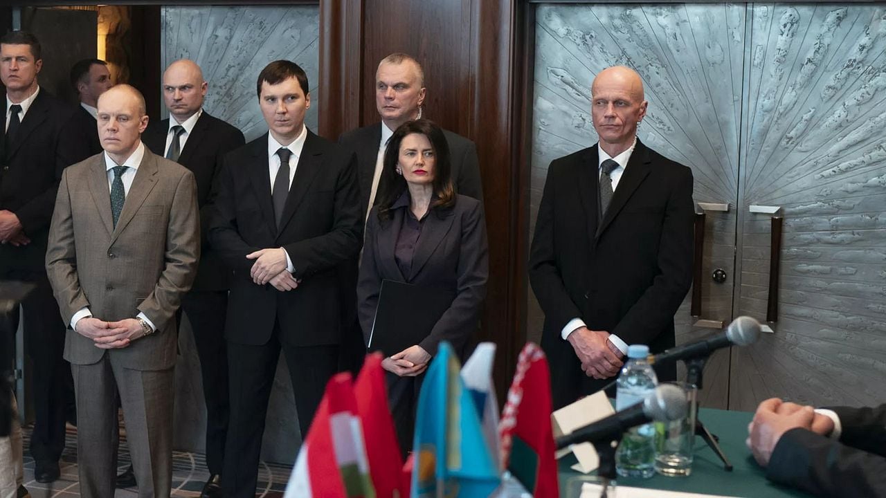 Der Magier im Kreml : Bild Paul Dano