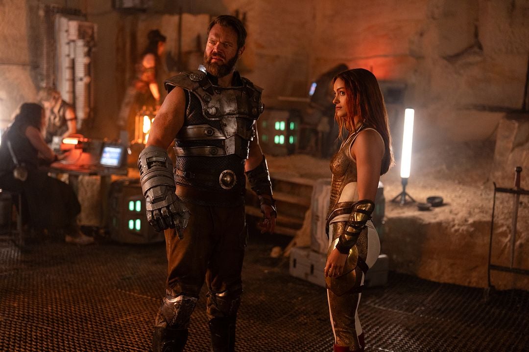Masters Of The Universe : Bild Jóhannes Haukur Jóhannesson, Camila Mendes