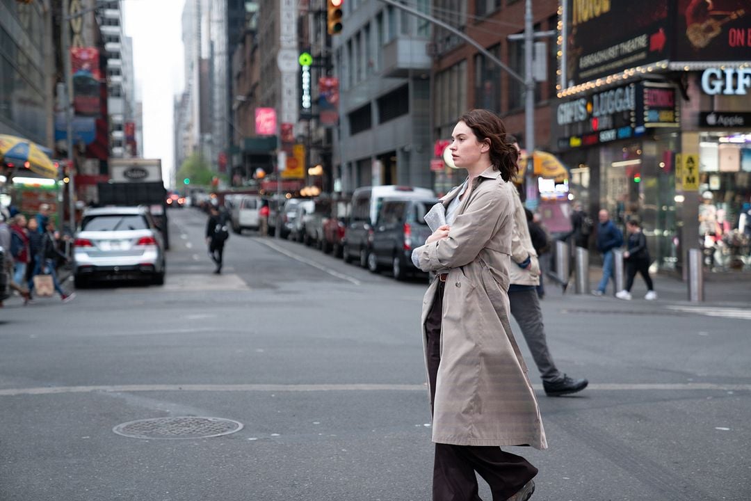 The Negotiator : Bild Lily James