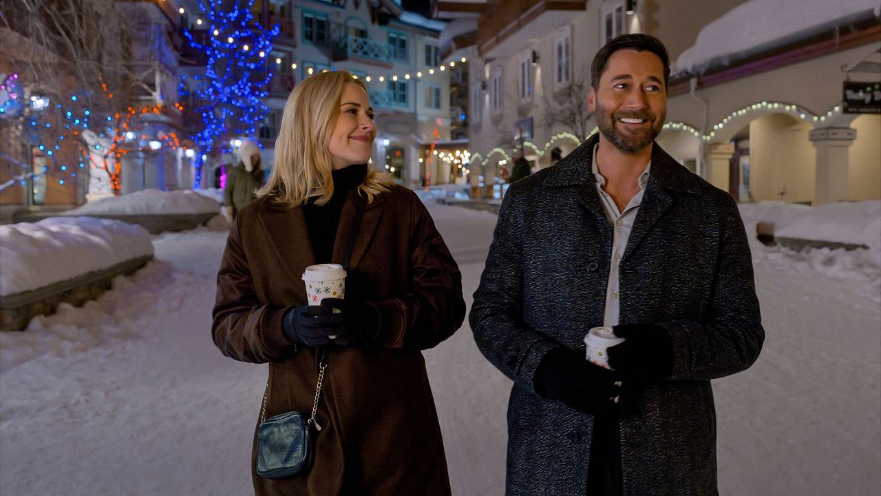 My Secret Santa : Bild Ryan Eggold, Alexandra Breckenridge