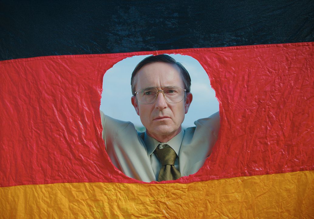 Rote Sterne überm Feld : Bild