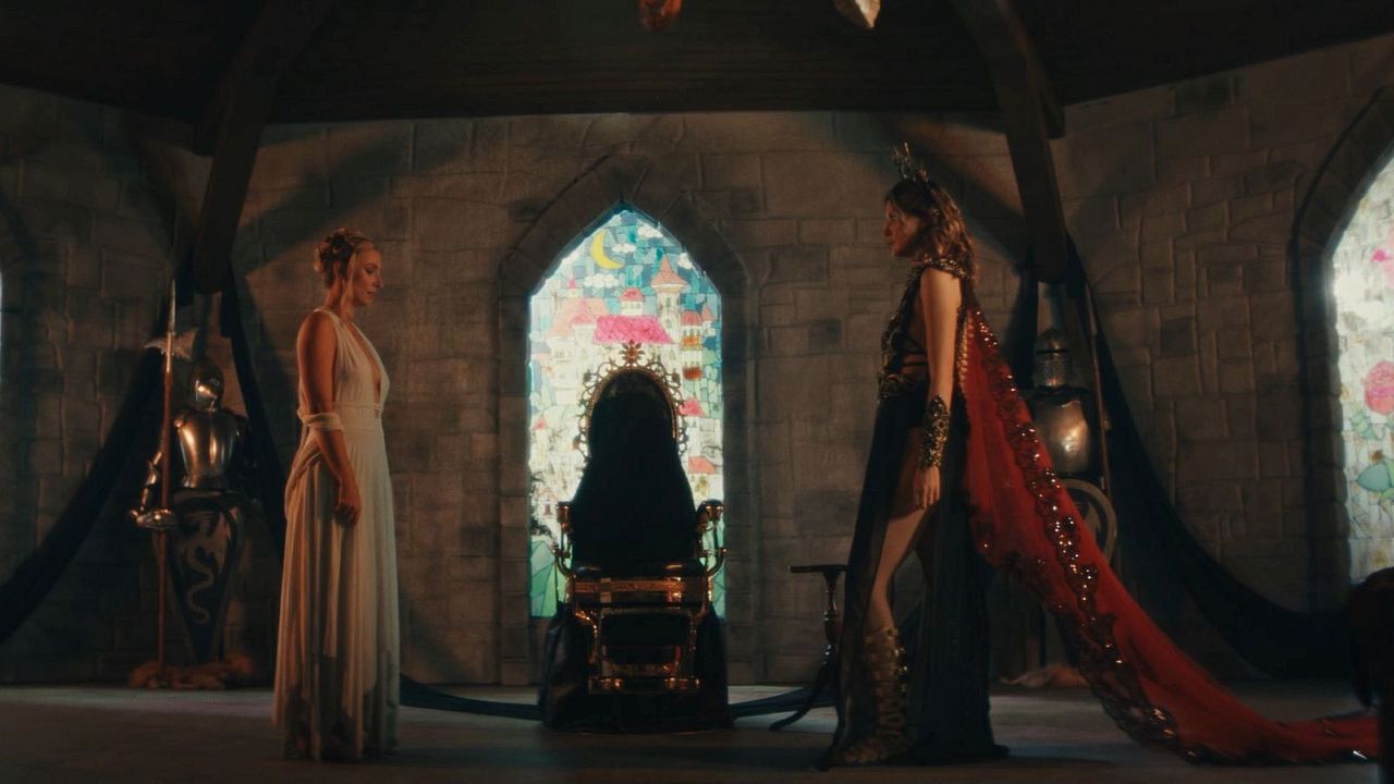 The Death Of Snow White : Bild Chelsea Edmundson