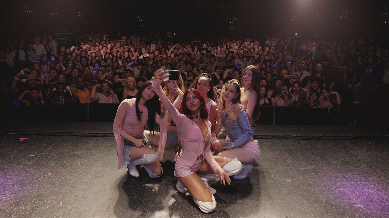 KATSEYE : Wild Hearts : Bild Lara Raj, Megan Skiendiel, Sophia Laforteza, Yoonchae Jeung, Daniela Avanzini, Manon Bannerman, KATSEYE
