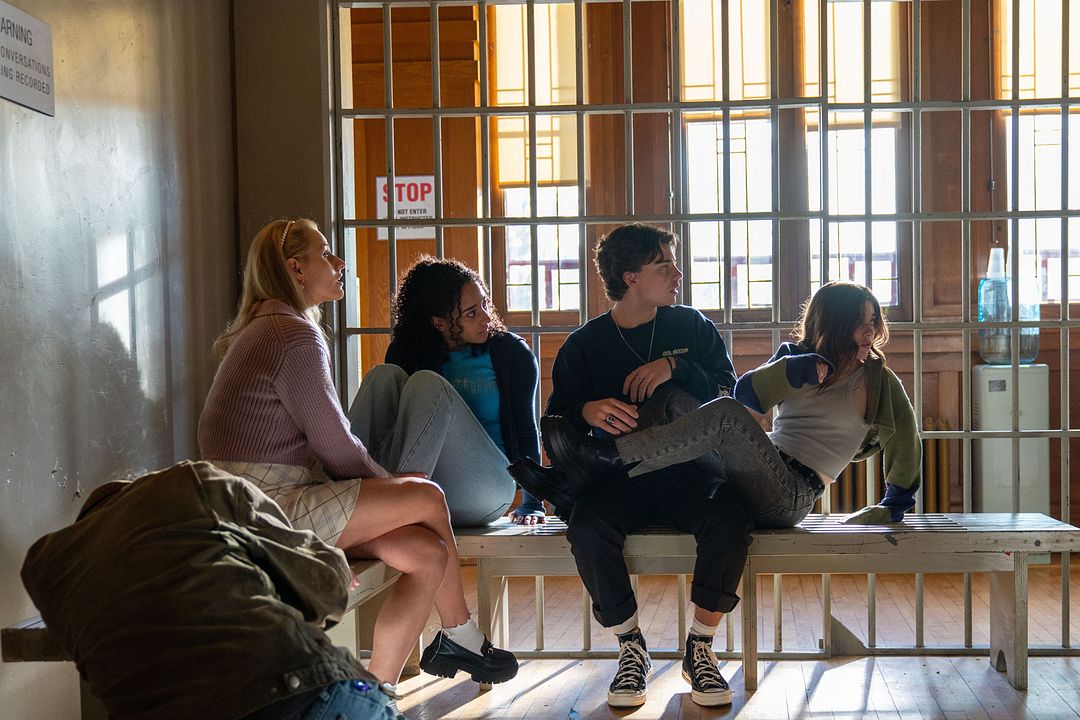 Clown In A Cornfield : Bild Katie Douglas, Cassandra Potenza, Carson MacCormac, Verity Marks