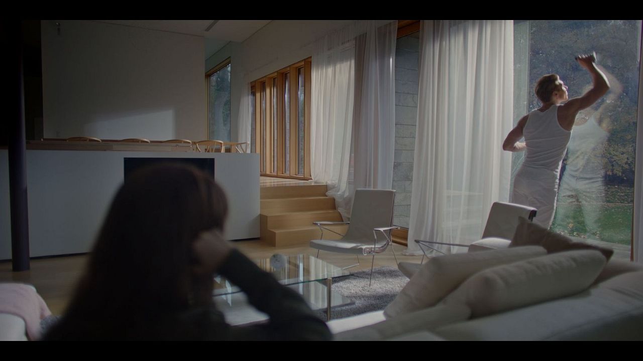 Raptus - Sie verfügt über ihn : Bild Nolan Gerard Funk, Ksenia Solo