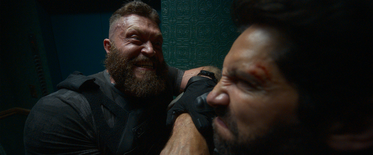 Take Cover : Bild Scott Adkins