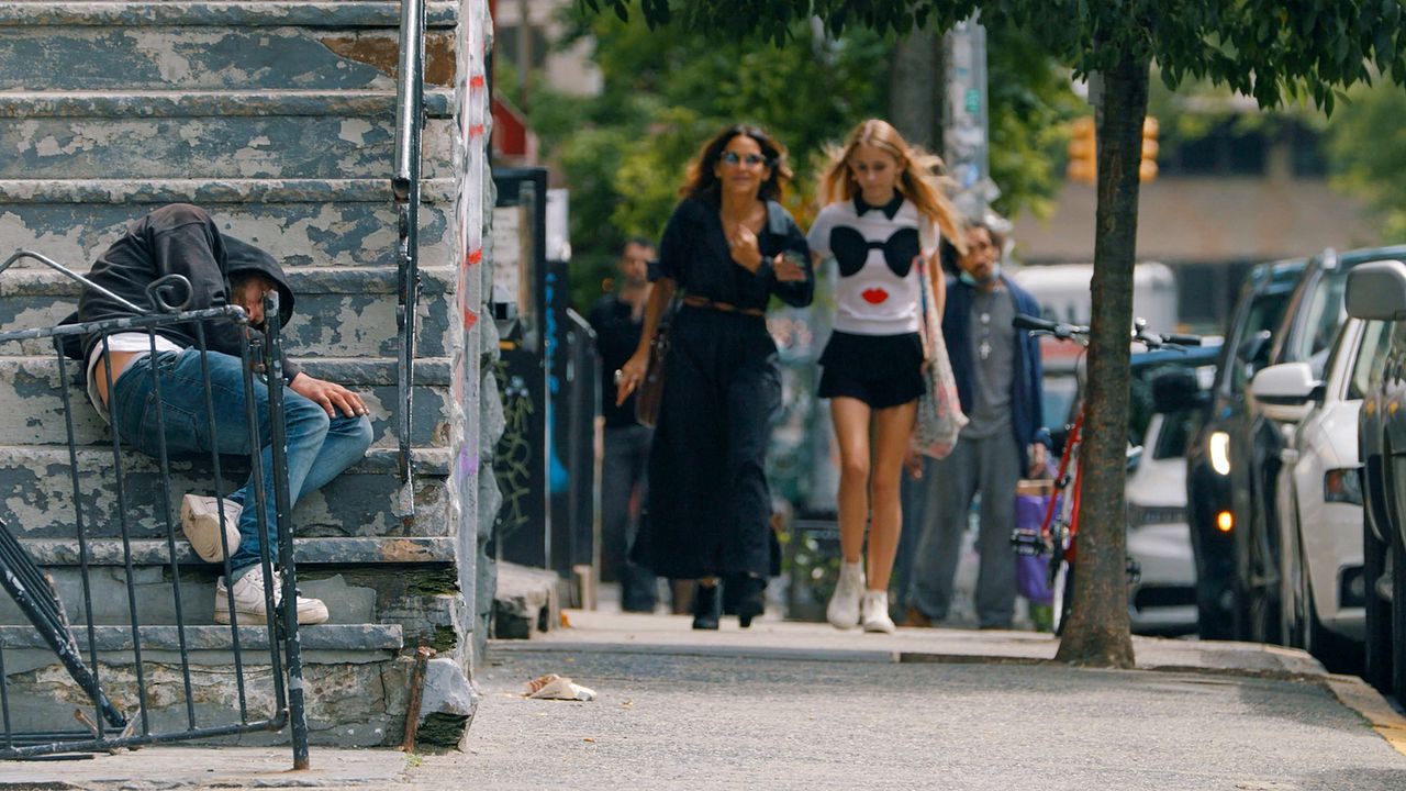 We All Bleed Red : Bild