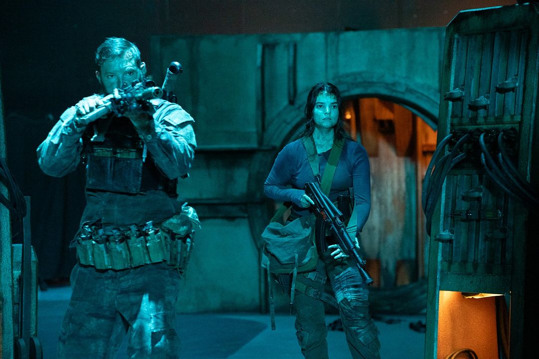 Osiris : Bild Brianna Hildebrand, Linds Edwards