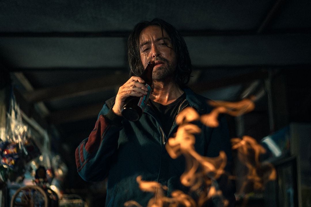 Everybody Loves Me When I'm Dead : Bild