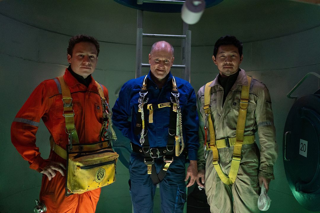 Last Breath : Bild Woody Harrelson, Finn Cole, Simu Liu