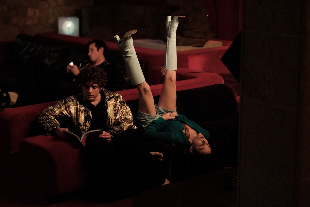 Rosebush Pruning : Bild Lukas Gage, Riley Keough, Callum Turner