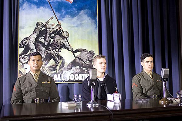 Flags of Our Fathers : Bild Jesse Bradford, Adam Beach, Ryan Phillippe