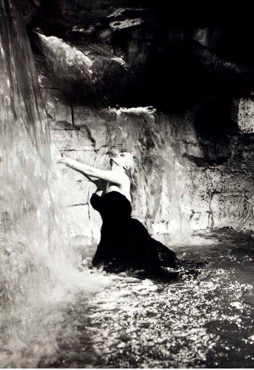 La Dolce Vita - Das süße Leben : Bild Federico Fellini, Anita Ekberg