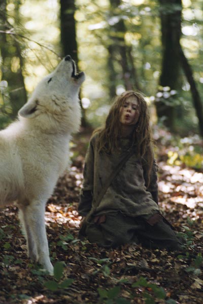 Survivre avec les loups : Bild Mathilde Goffart, Véra Belmont