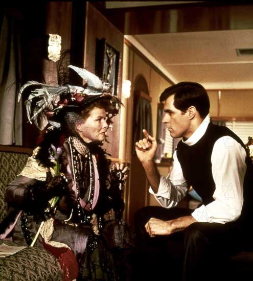 Die Irre von Chaillot : Bild Katharine Hepburn, Bryan Forbes