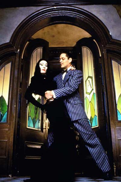 Die Addams Family : Bild Anjelica Huston, Raúl Julia