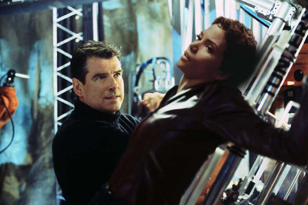 James Bond 007 - Stirb an einem anderen Tag : Bild Lee Tamahori, Pierce Brosnan, Halle Berry