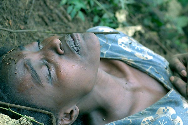 Ruanda - The Day God Walked Away : Bild Ruth Nirere, Philippe Van Leeuw