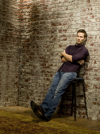 Bild Luke MacFarlane