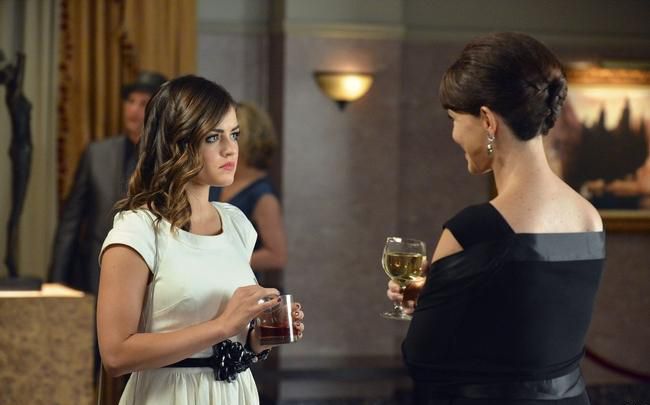 Pretty Little Liars : Bild Mary Page Keller, Lucy Hale