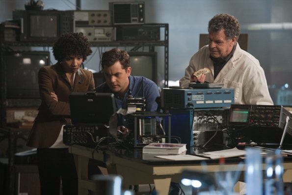 Fringe - Grenzfälle des FBI : Bild Joshua Jackson, Jasika Nicole, John Noble