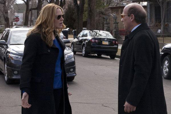 In Plain Sight - In der Schusslinie : Bild Mary McCormack, Paul Ben-Victor