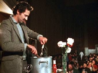 Werner Herzog Eats His Shoe : Bild