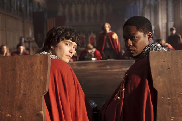 Merlin - Die neuen Abenteuer : Bild Tomiwa Edun, Alexander Vlahos