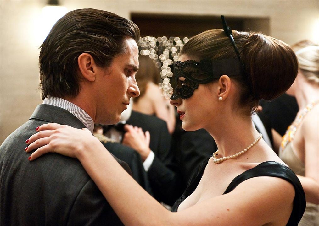 The Dark Knight Rises : Bild Anne Hathaway, Christian Bale