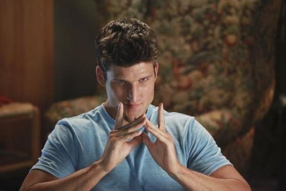 Suburgatory : Bild Parker Young