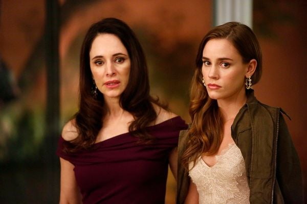 Revenge : Bild Madeleine Stowe, Christa B. Allen