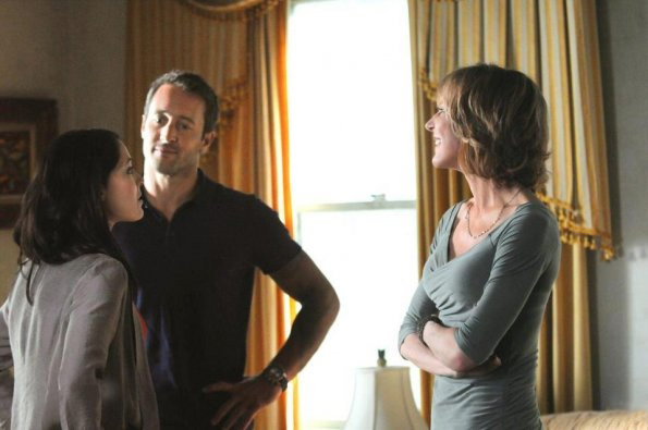 Hawaii Five-0 : Bild Michelle Borth, Alex O'Loughlin, Christine Lahti