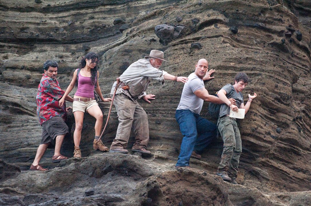 Die Reise zur geheimnisvollen Insel : Bild Brad Peyton, Dwayne Johnson, Josh Hutcherson, Vanessa Hudgens, Luis Guzmán, Michael Caine