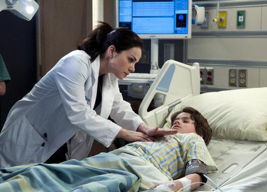 Saving Hope : Bild Jake Goodman, Erica Durance