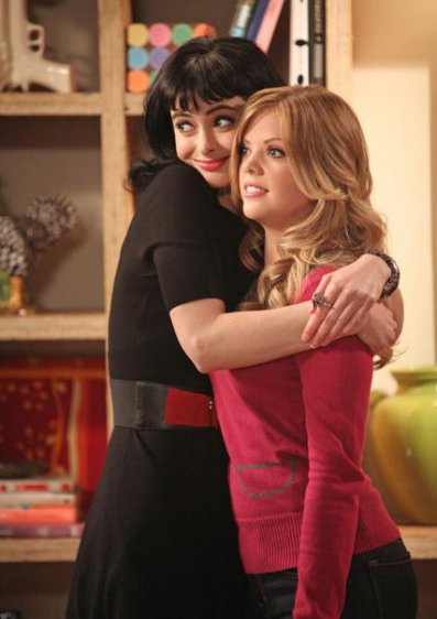 Apartment 23 : Bild Krysten Ritter, Dreama Walker