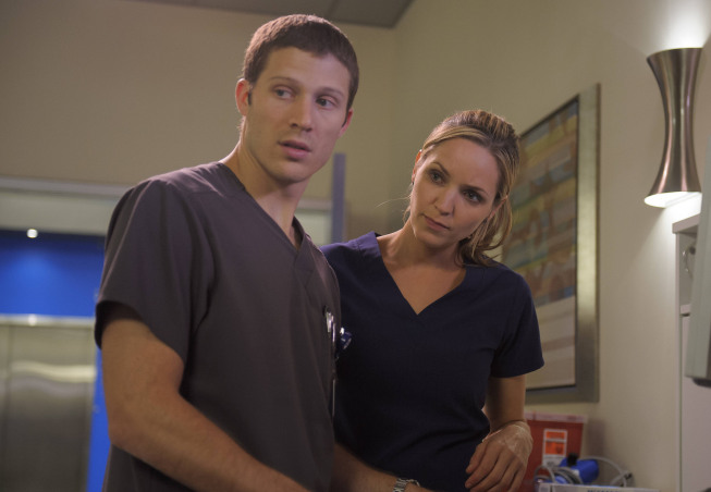 The Mob Doctor : Bild Jordana Spiro, Zach Gilford