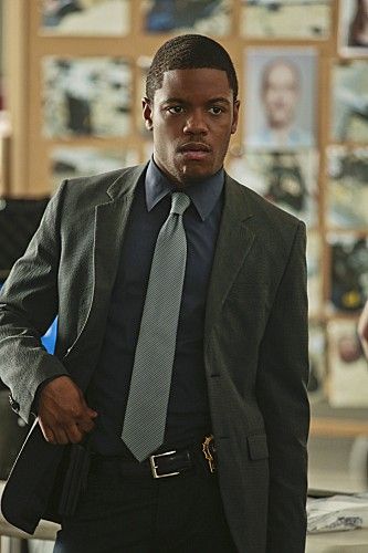 Elementary : Bild Jon Michael Hill