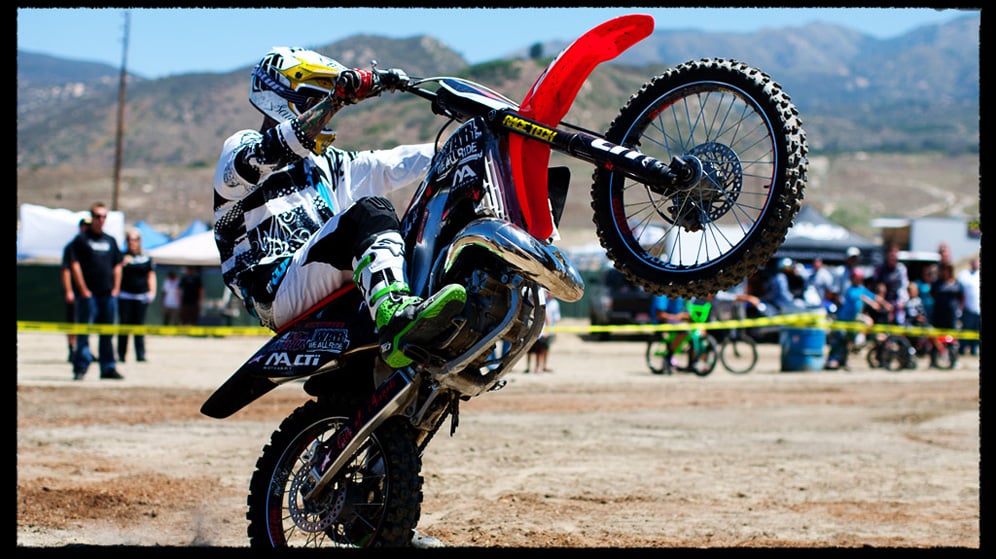 Bro' - Machete Meets Motocross : Bild