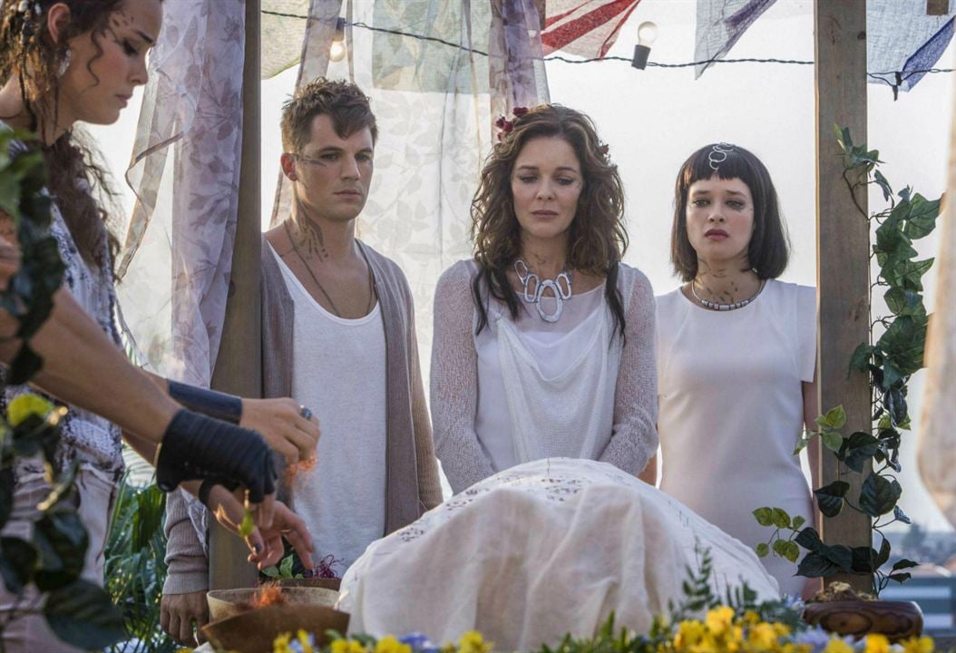 Star-Crossed : Bild Brina Palencia, Susan Walters, Matt Lanter, Chelsea Gilligan