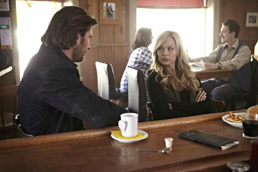 Bitten : Bild Greyston Holt, Laura Vandervoort