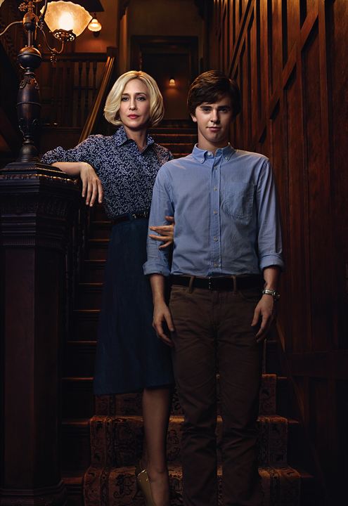 Bild Freddie Highmore, Vera Farmiga