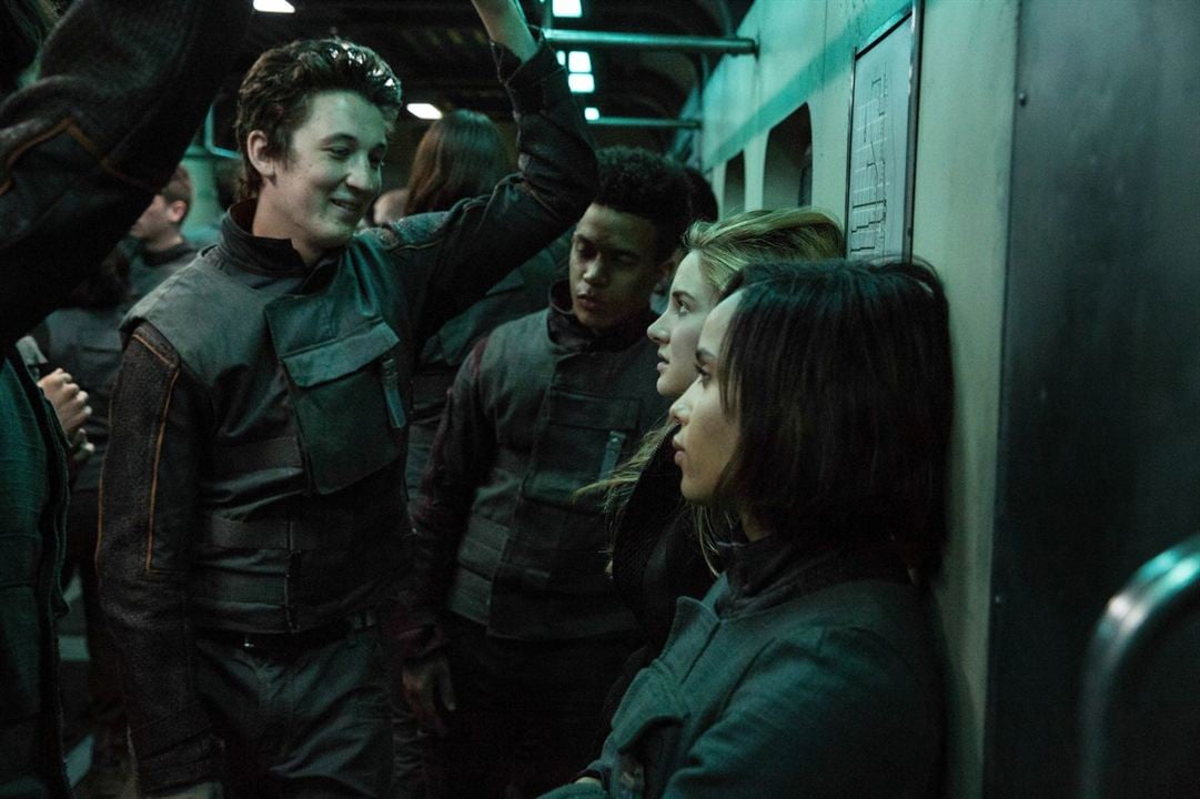 Die Bestimmung - Divergent : Bild Zoë Kravitz, Shailene Woodley, Theo James