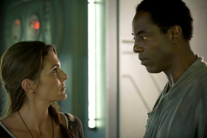 The 100 : Bild Paige Turco, Isaiah Washington