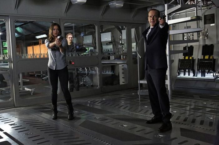 Marvel's Agents Of S.H.I.E.L.D. : Bild Iain De Caestecker, Clark Gregg, Chloe Bennet