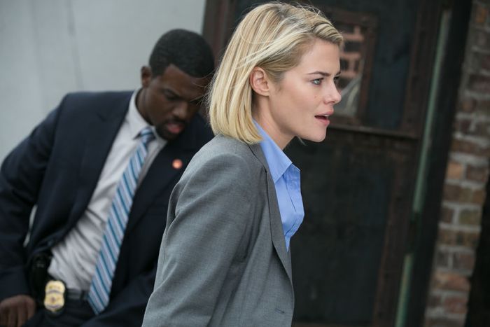 Crisis : Bild Rachael Taylor
