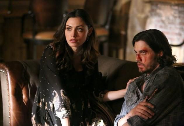 Bild Phoebe Tonkin, Nathan Parsons