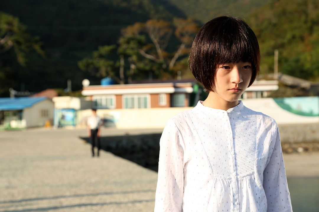 A Girl At My Door : Bild