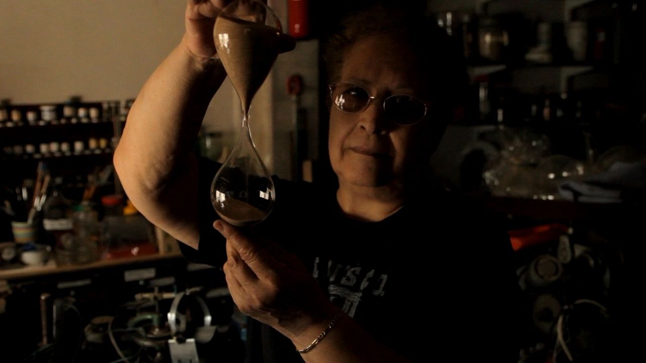 Die Zeit vergeht wie ein brüllender Löwe : Bild