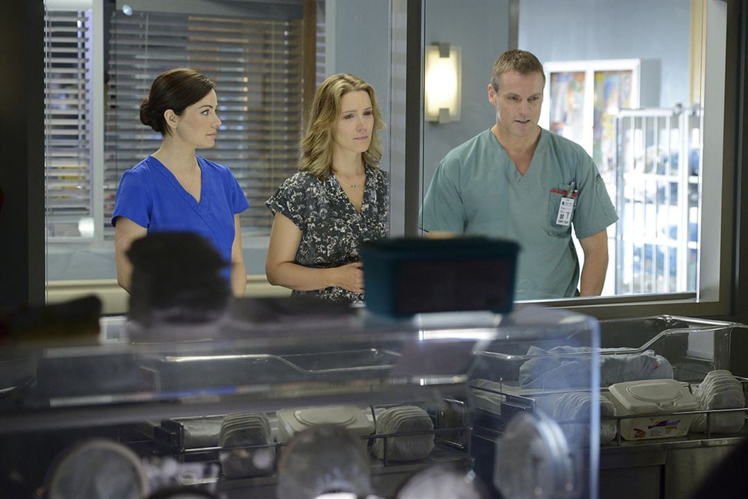 Saving Hope : Bild Michelle Nolden, Erica Durance, Michael Shanks (I)